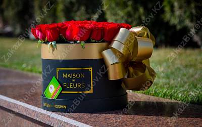 Фирменная коробка MAISON c голландскими розами 1