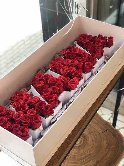 Коробка "МАМА" с розами 5