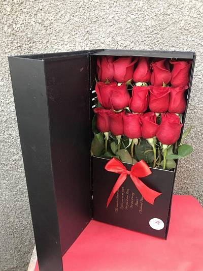 Розы в стильной коробочке La Vieen Rose 6