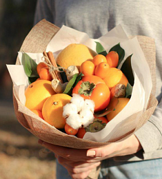Букет из фруктов и цветов "Витаминка"