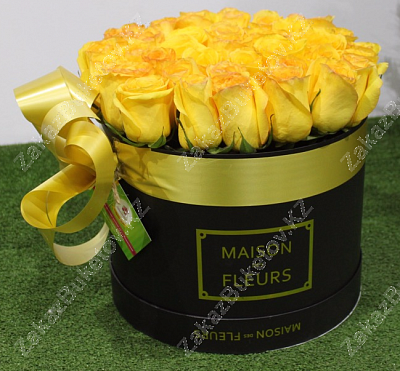 Фирменная коробка MAISON c голландскими розами 8