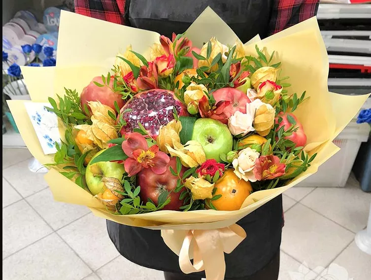 Букет из фруктов и цветов "Осень"